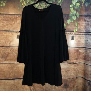 🖤Black Flowy Mini Dress with Bell Sleeves / Bat Sleeves